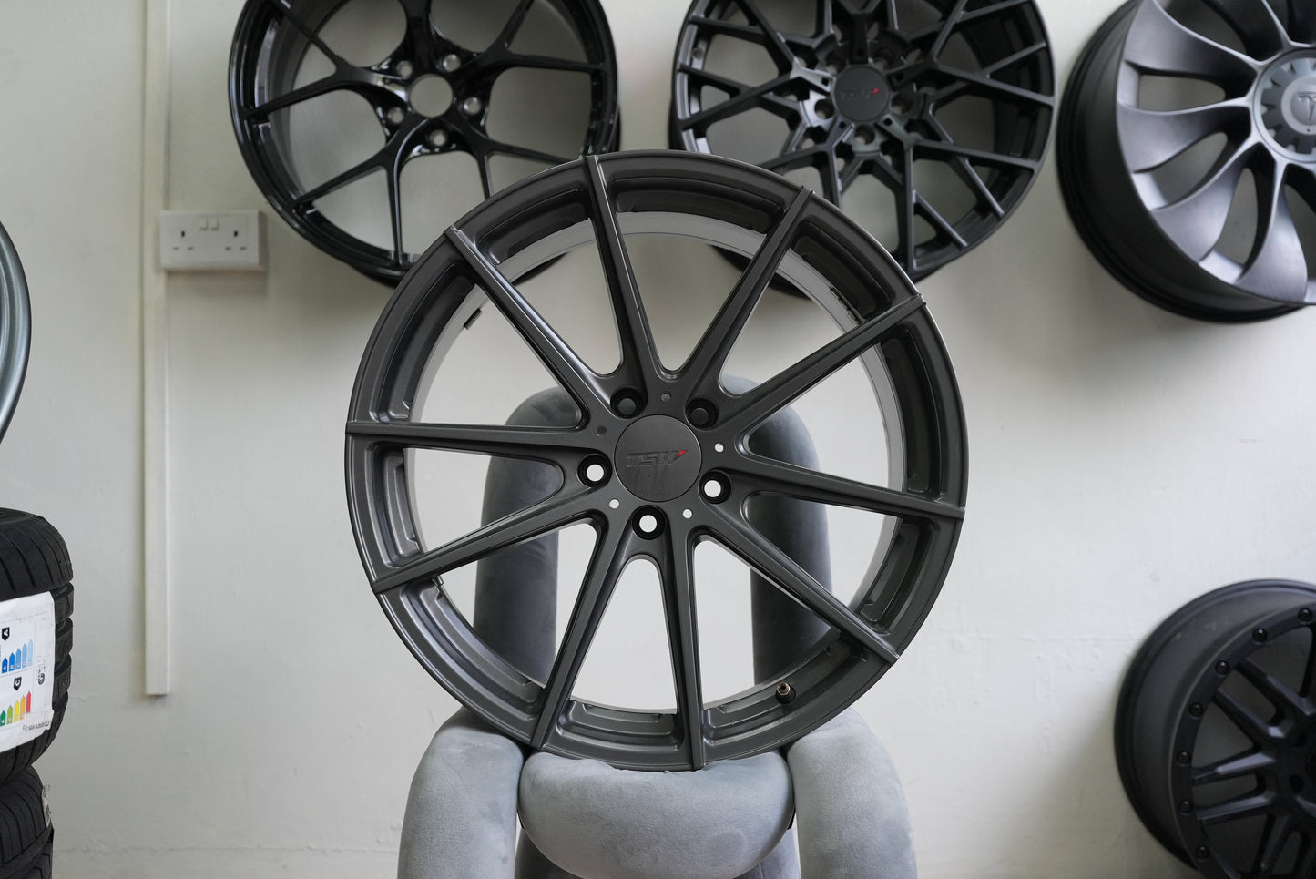 {INSTOCK} 19" TSW Bathurst Rims