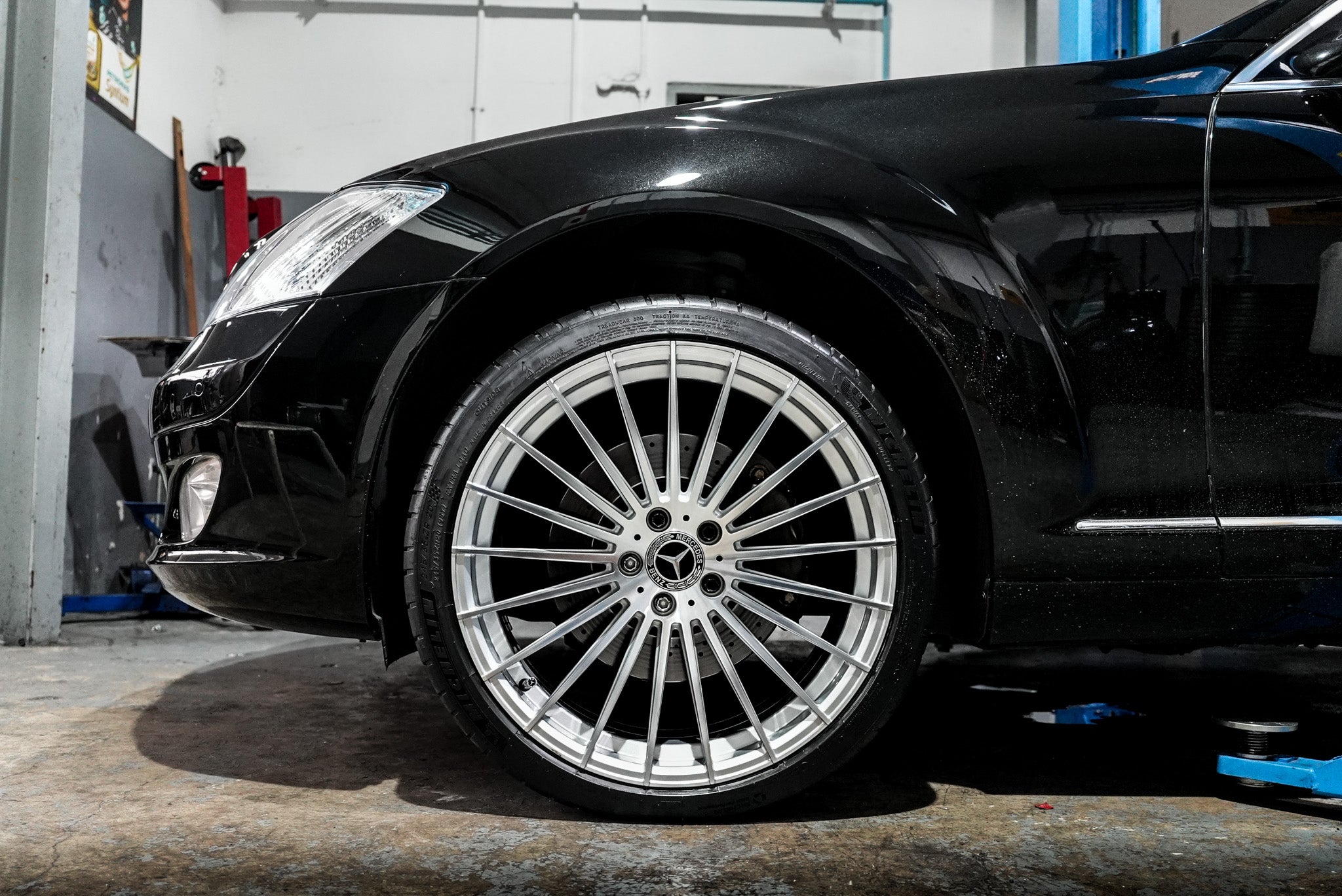 Custom rims at Pitstop Tyres that immediately enhance your vehicle's aesthetic appeal, complementing body lines and colour schemes to give your car a fresh, modern, or aggressive look 